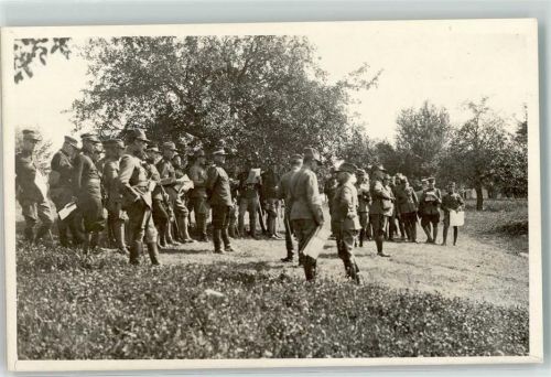 Gruppe Soldaten im Feld Militär Schweiz