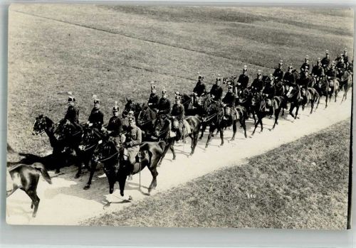 Kavallerieabteilung zu Pferde auf dem Marsch Militär Schweiz Privatfoto AK