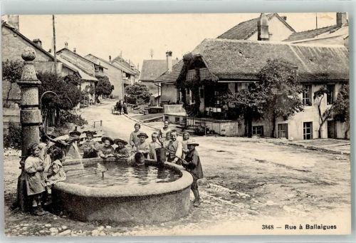 1338 Ballaigues 1911 - KInder am Brunnen