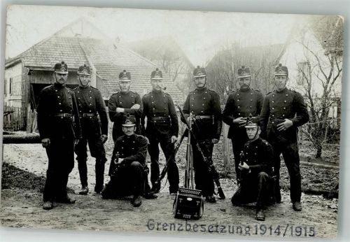 Soldaten in Uniform anläßlich der Grenzlandbesetzung Militär Schweiz 1915 Privatfoto AK