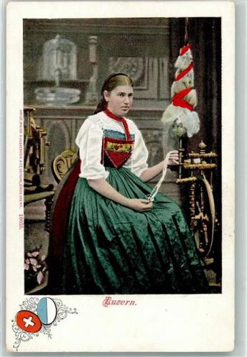 Luzerner Trachtenfrau am Spinnrad