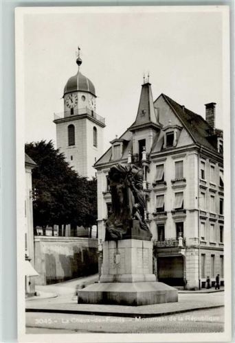2300 La Chaux-de-Fonds - Monument de la République