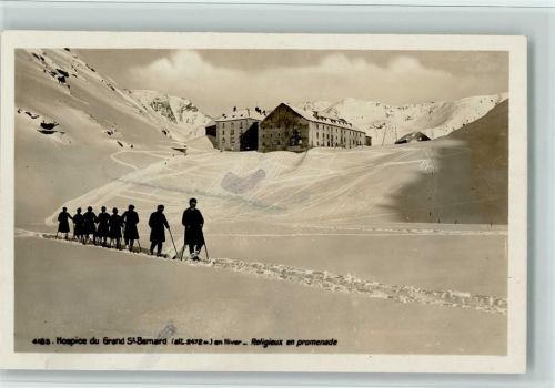Grand-St-Bernard - Hospice du Grand St-Bernard Religiaux en promenade Winter