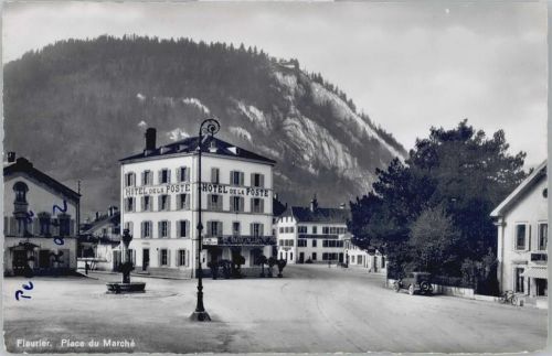 2114 Fleurier - place du Marche