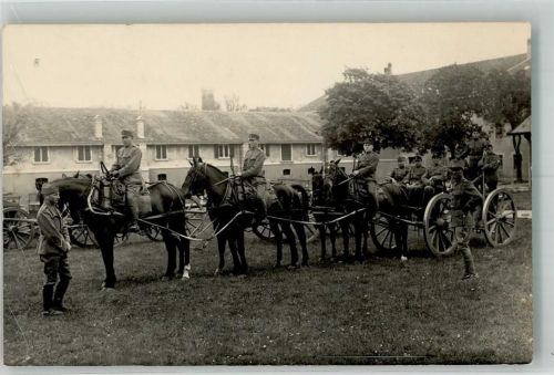 1145 Bière Foto AK Uniform Kaserne Pferde Ort lt. Verlag