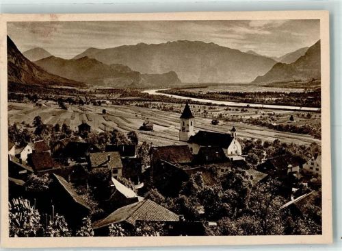 Gebrauchsspuren Blick auf das Rheintal mit den Graubündner Bergen
