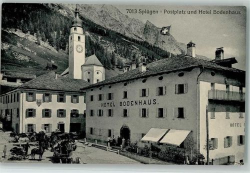 7435 Splügen - Nr. 7013 Wehrli - Postplatz und Hotel Bodenhaus, Kutschen , Erhaltung I AK