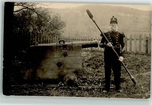 4663 Aarburg Privatfoto AK Soldat Kanone Uniform