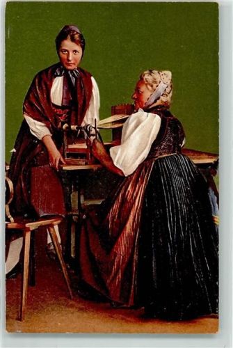 Frauen am Webstuhl