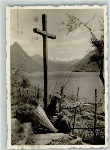 6978 Gandria 1936 Foto AK Idyll in Gandria Wegkreuz Frau