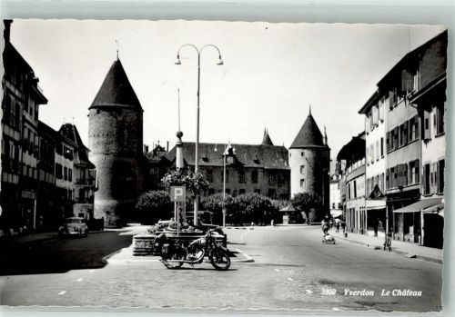 1400 Yverdon-les-Bains 1954 Foto AK Motorrad Auto Schloss
