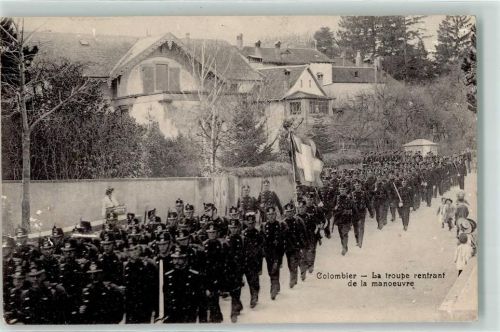 2013 Colombier NE Gebrauchsspuren La troupe rentrant de la manoeuvre Soldaten Uniform Militär Kinder