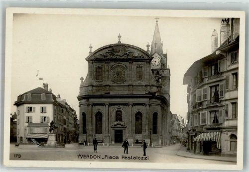 1400 Yverdon-les-Bains Foto AK Place Pestalozzi Denkmal Kirche