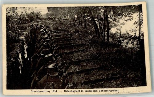 Grenzbesetzung 1914 Schützengraben , Detachement de trailleurs dans un fosse masque Militär Schweiz