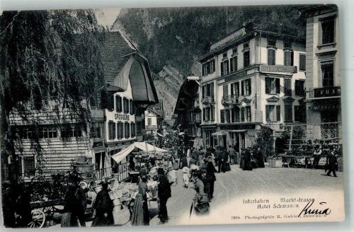 3800 Interlaken 1906 Foto AK Marktszene Marktstrasse Geschäft Drogerie Hotel Schwanen