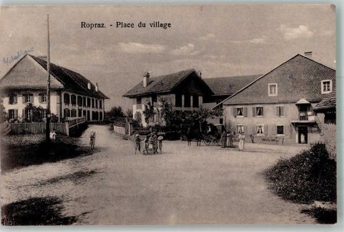 1088 Ropraz 1919 Foto AK Place du village Kutsche