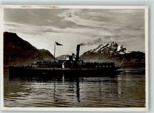 Raddampfer Uri auf dem Vierwaldstättersee mit Pilatus Binnenschiff Foto AK