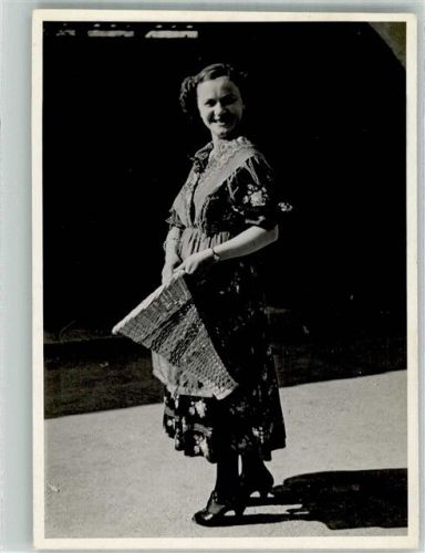Locarno Tracht Frau Ort lt. Fotograf Tracht Schweiz Foto AK
