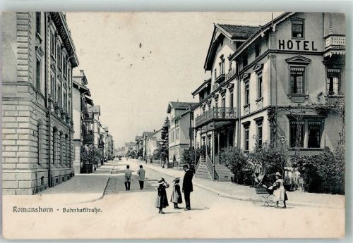 8590 Romanshorn 1906 Foto AK Hotel Bahnhof- Straße