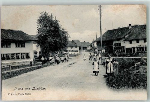 8616 Riedikon 1908 Foto AK Straßenszene