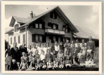 8494 Bauma Foto AK Gasthaus Schindler Gruppenfoto Kinder Ort handschriftlich