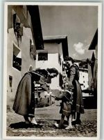 Tarasp Engadinerinnen Tracht Frauen Mädchen