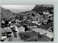 Lungern Dorf mit Haus St. Josef