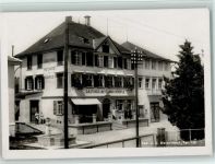 9044 Wald AR 1943 Foto AK Gasthaus und Metzgerei Schäfle , Mitarbeiter stehen vor dem Haus . sehr gute Erhaltung AK