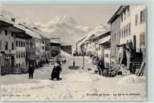 Gruyères Winter Straße und der Moleson Schlitten