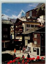 Zermatt Dorfstrasse mit Matterhorn