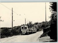 Neuägeri Nidfurent Elektrische Straßenbahn ESZ an einer Gabelung nach Menzingen Auto