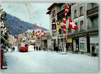 Davos Dorf Promenade Straßenbahn Geschäfte