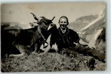 Grindelwald Bauer auf der Alm mit Kuh