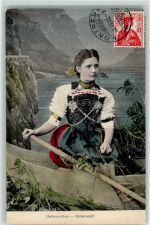 1912 Unterwalder Trachtenmädchen
