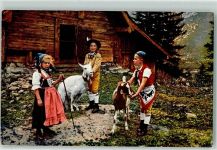 Appenzell Trachtenkinder mit Ziegen