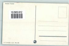 2 Frauen bei der Feldarbeit mit Grastrage und Rechen