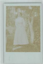 2500 Biel/Bienne 1902 Privatfoto AK Foto Frau im Garten Ort lt. Stempel