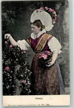 6430 Schwyz - Trachtenfrau mit Blumen