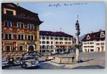 6430 Schwyz - Rathausplatz, Brunnen, Place de l´Hotel de Ville AKU1