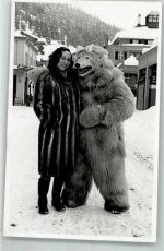 7260 Davos Dorf 1945 Foto AK Winter Bär im Kostüm