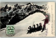 Schilthorn Lötschental - Bergsteiger auf dem Rückweg ins Tal per Schlitten