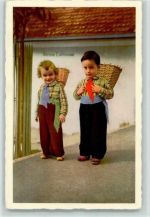 Saluti dal Ticino Jungen mit Rückentragekorb