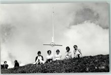 1637 Charmey Gruyère Gebrauchsspuren Telecabine Wandergruppe am Rasten