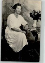 8303 Bassersdorf FOTO KEINE AK Frau Ort lt. Fotograf Keller