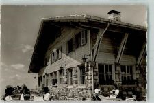 Niederhorn - Berghaus Terrasse Frauen in Trachten