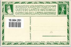 Bern Berne Bundesfeier Zwei Soldaten 1291 und 1917 unter Schweizer Fahnen sign. Vallet Für das Schweizer Rote Kreuz Bundesfeier Ganzsachen Schweiz 1917 Künstlerkarte