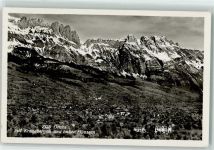 9472 Grabs - mit Kreuzbergen und hohen Häusern