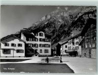 7132 Vals - Dorfplatz Brunnen