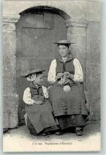 1983 Evolène - Walliser Bauersfrau mit Mädchen am Stricken