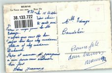 3000 Bern Berne - Tierpfleger gibt kleinen Bären eine Milchflasche